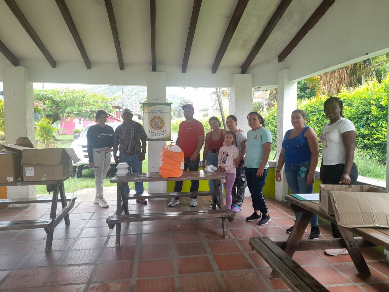 Trabajo colaborativo con padres de familia para recaudar fondos