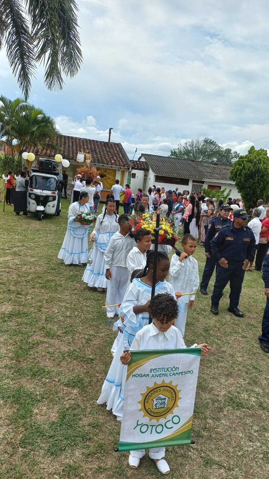 Procesión Resucitado Pequeño — Semana Santa